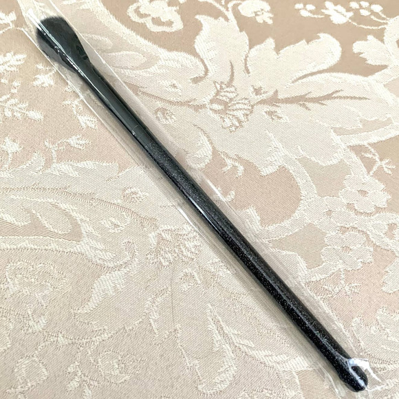 3/$15 MOTD E333 Your Time To Shine Highlighter Brush - Picture 2 of 4